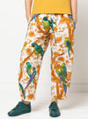 Front view of Bob Woven Pant Sewing Pattern – Balloon-shaped pants with elastic waistband and inseam pockets.